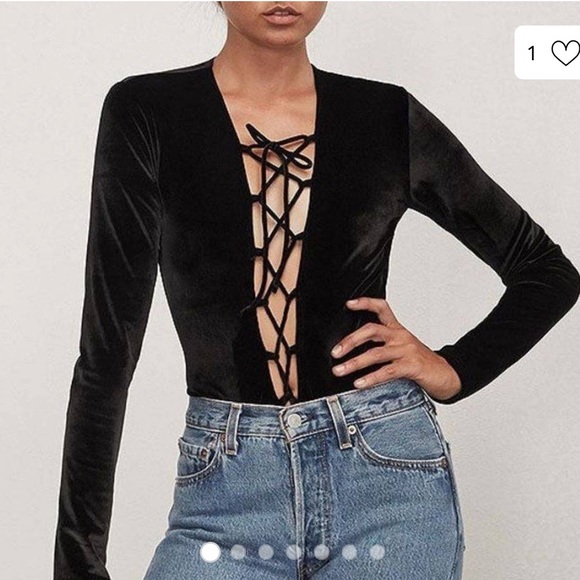 Reformation Tops - Reformation Avalon velvet bodysuit